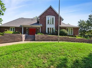 10052 Hemlock Dr, Overland Park, KS 66212