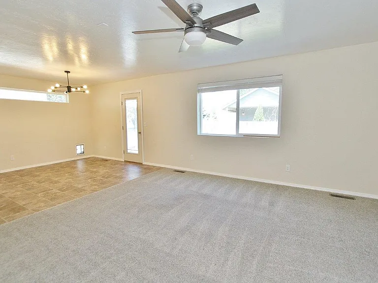 10016 W Littlewood St — Photo 9