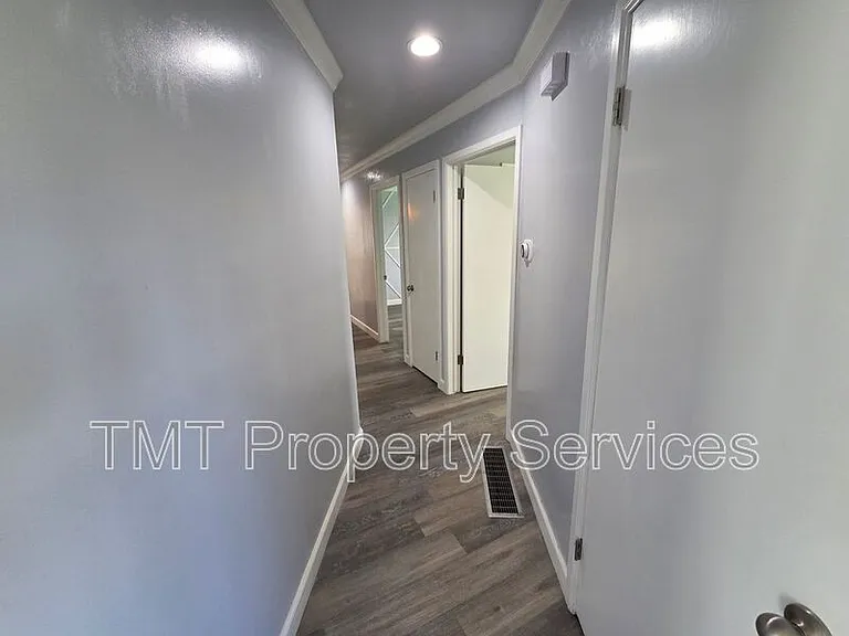 9 W Robinhood Dr — Photo 42