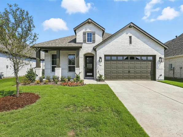 541 Lockhart St, Waxahachie, TX 75165