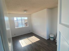 1367 Saint Louis Ave, Long Beach, CA