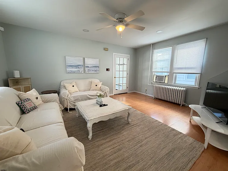17 N Buffalo Ave — Photo 12