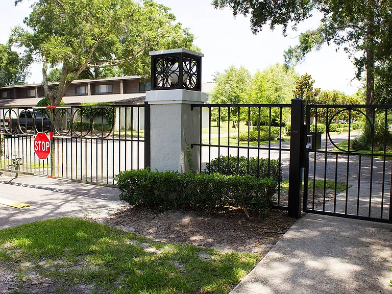2508 SW 35th Pl #P93 — Photo 33