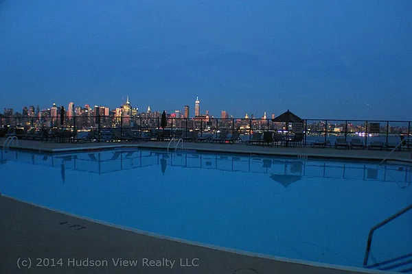 Sold by Hudson View Realty LLC | media 17