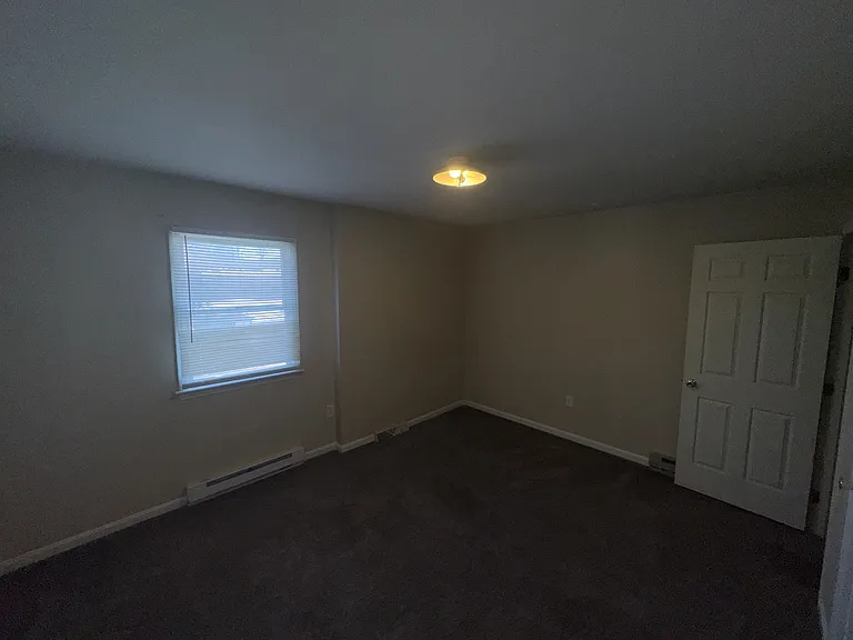 700 Thomas Ln — Photo 9