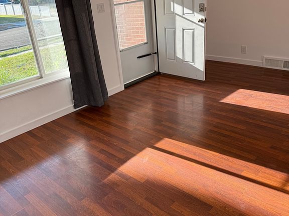 4th image of 2141 S Nowell Cir