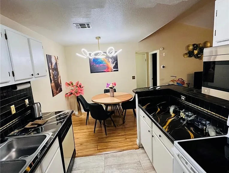 5131 Lindell Rd #205 — Photo 4