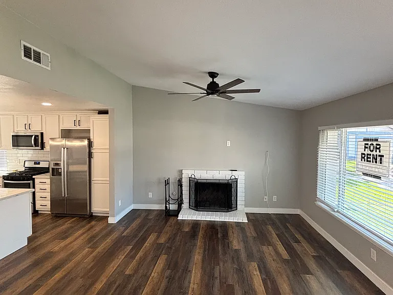 5918 Sky Meadow St — Photo 2