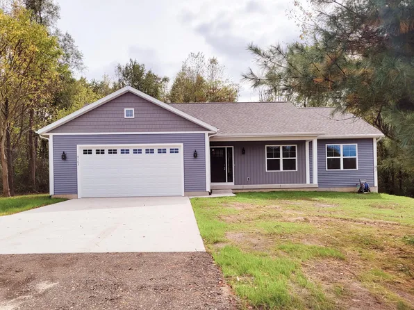 10262 S Sheridan Rd, Fenwick, MI 48834
