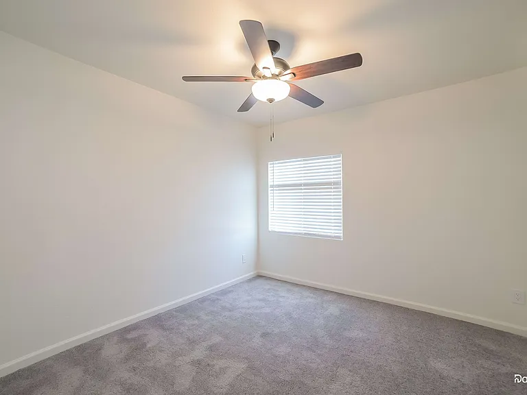 3412 N 89th Ave — Photo 11