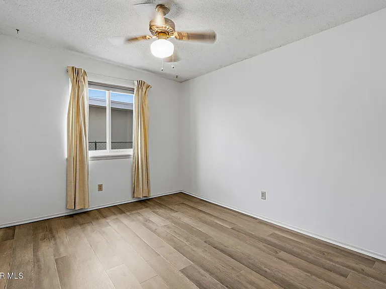 10520 Champlain St — Photo 21
