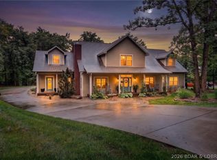 40 Eastwood Ct, Sunrise Beach, MO 65079