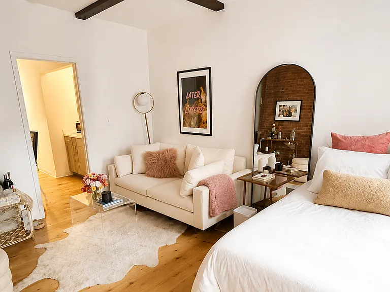 29 Jones St #4A — Photo 2