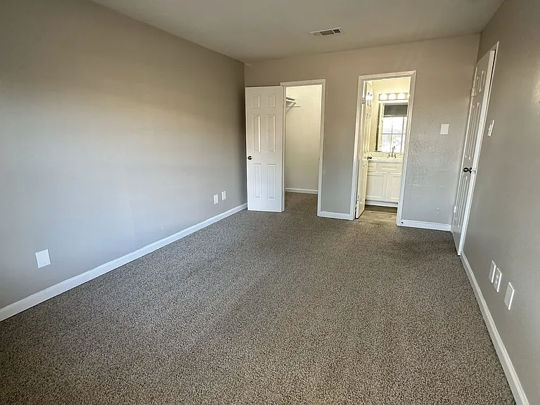 Serena Forest Apartments — Photo 18