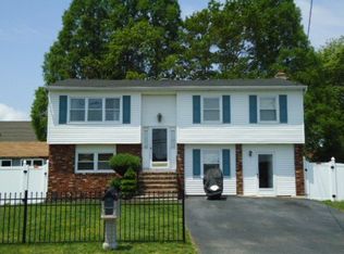 944 Berkeley Ave, Beachwood, NJ 08722