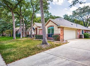 1400 Flying Jib Dr, Azle, TX 76020