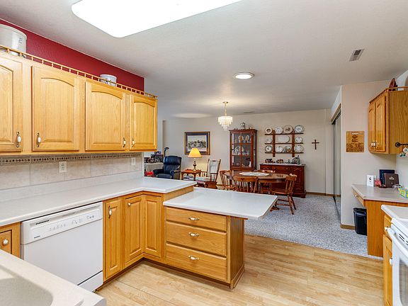 5th image of 522 Story St Unit 303
