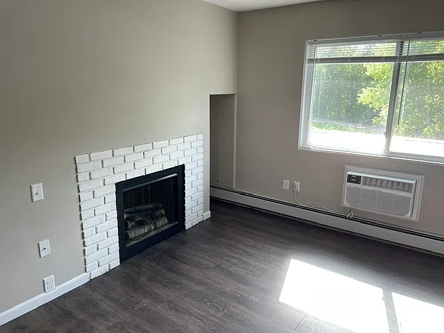 517 Hawley St #6 — Photo 5
