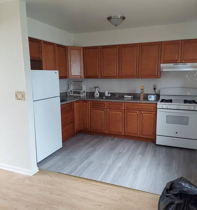 1st image of 221 Mount Pleasant Ave