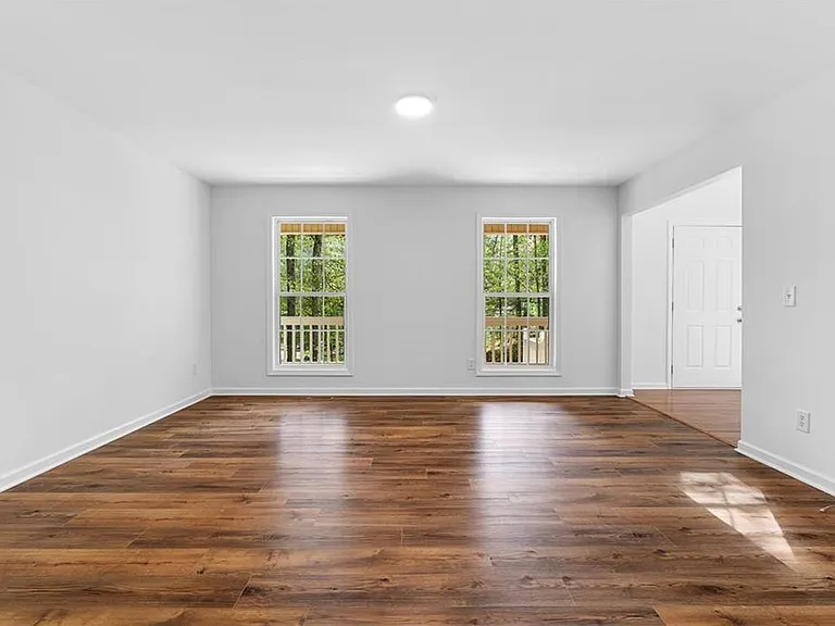 80 Castle Ct — Photo 24