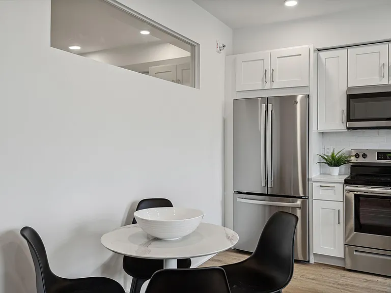 1201 W Girard Ave — Photo 23