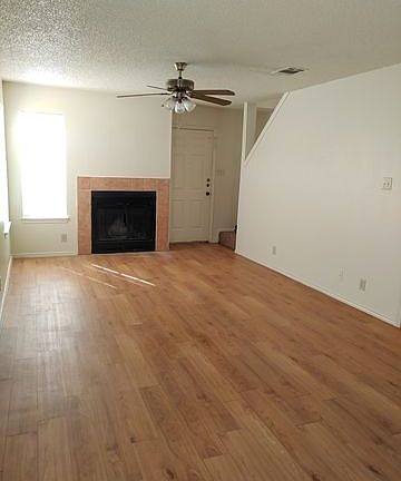 3rd image of 7202 Gaslamp Ln