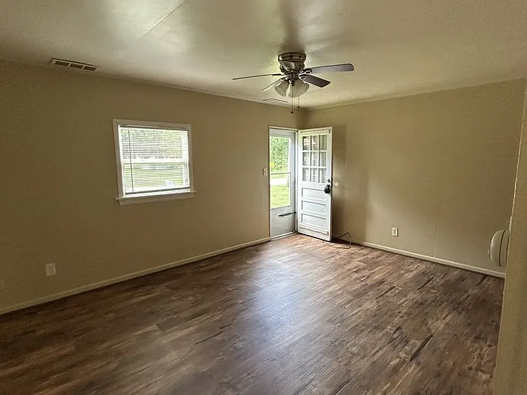 199 Ashland Ave — Photo 3