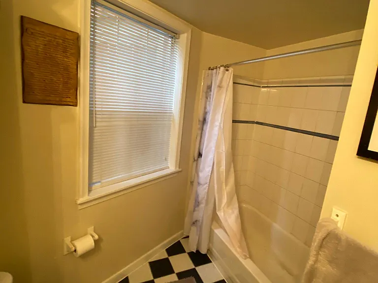 3010 Ellwood Ave #D — Photo 1
