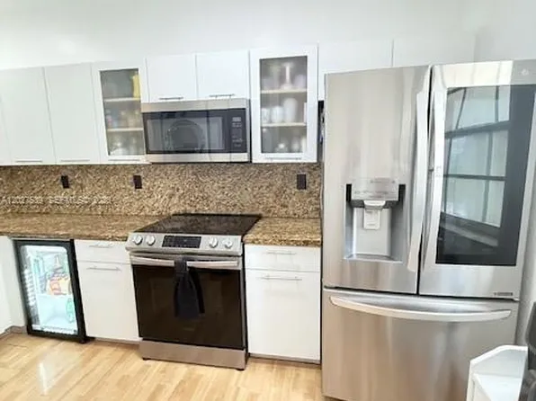5610 NW 114th Pl APT 202, Doral, FL 33178