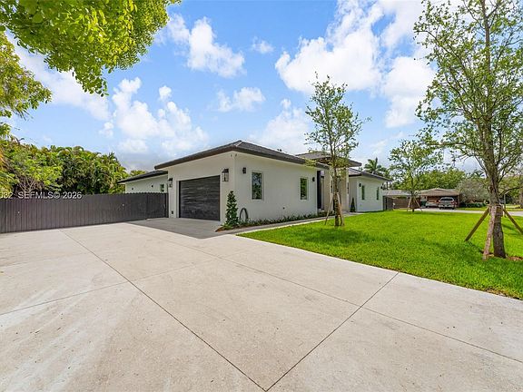 3rd image of 7980 SW 184th Ter