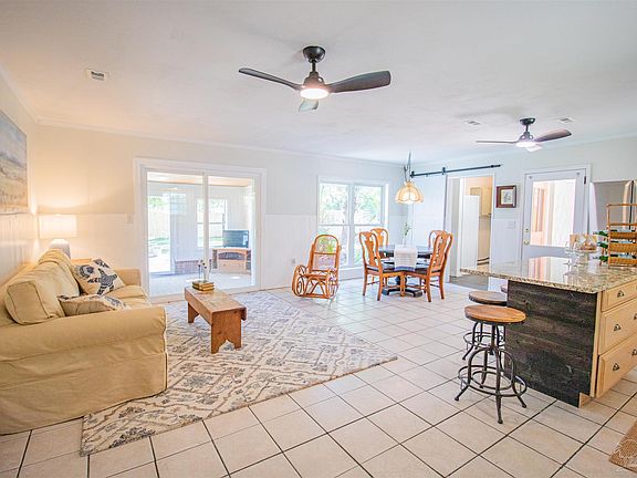 4th image of 3231 West Ave