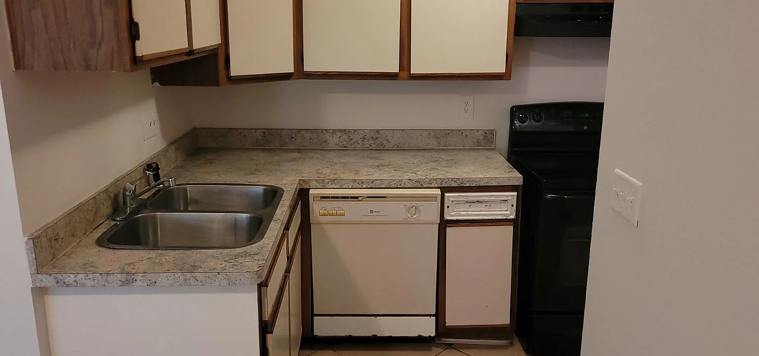 2 bed, 800 sqft, $1,095 — Photo 1