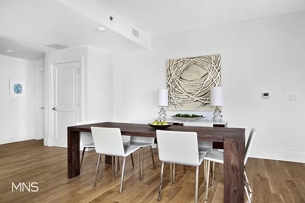 Sold by MNS | media 17