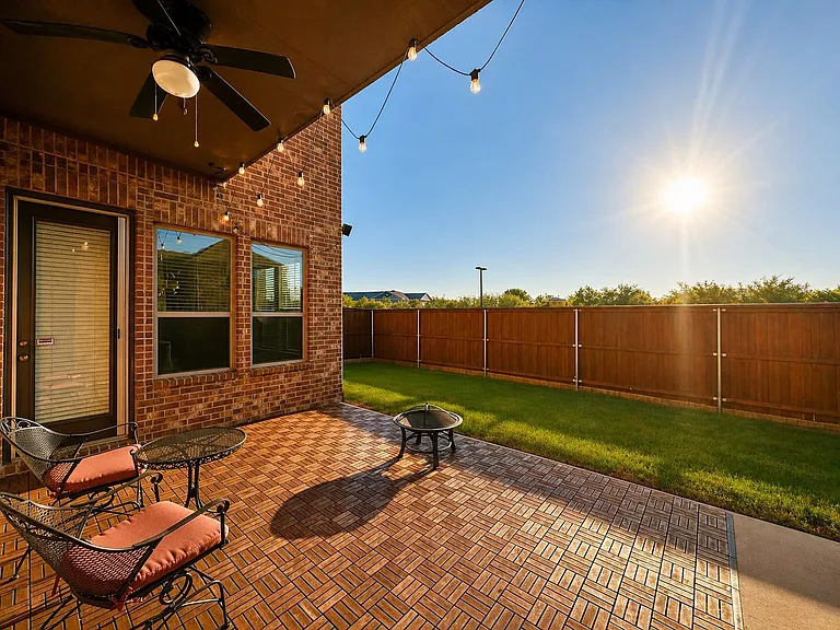1066 Fullerton Dr — Photo 27