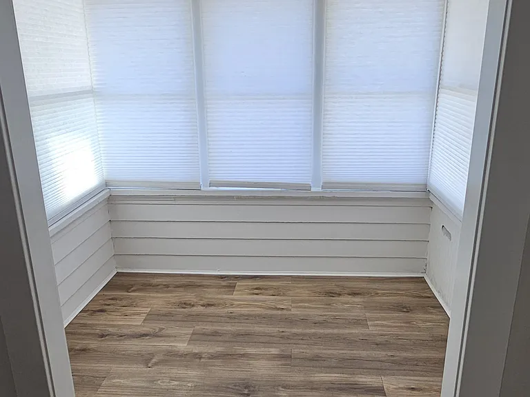1315 E Broadway — Photo 7