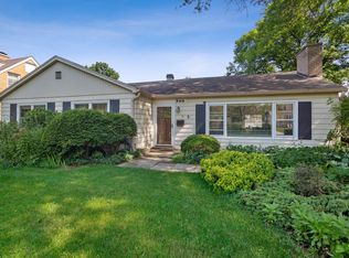 240 Wilmette Ave, Glenview, IL 60025
