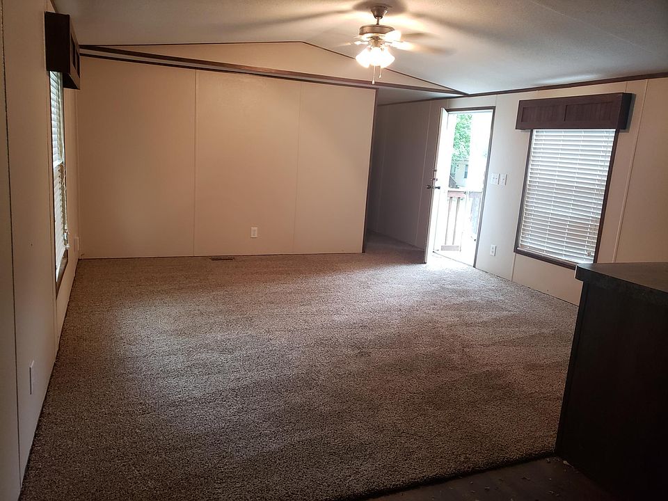1st image of 119 Sara Ln
