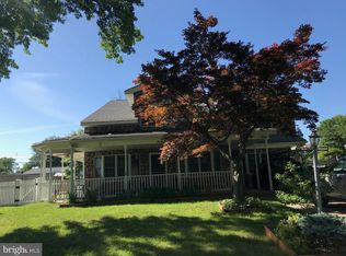 15 Gatewood Rd, Levittown, PA 19057