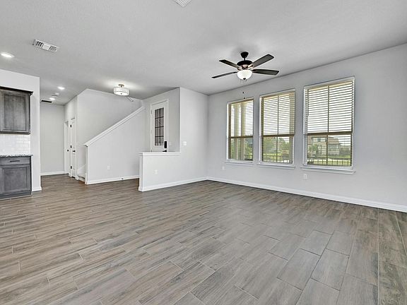 5th image of 8104 Ausblick Ave