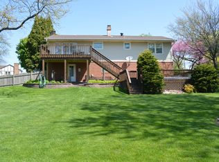 170 Swallow Ave, Bloomingdale, IL 60108