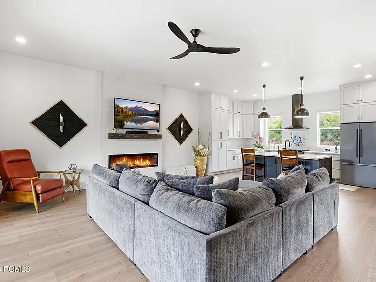 519 W Ascent Dr — Photo 6