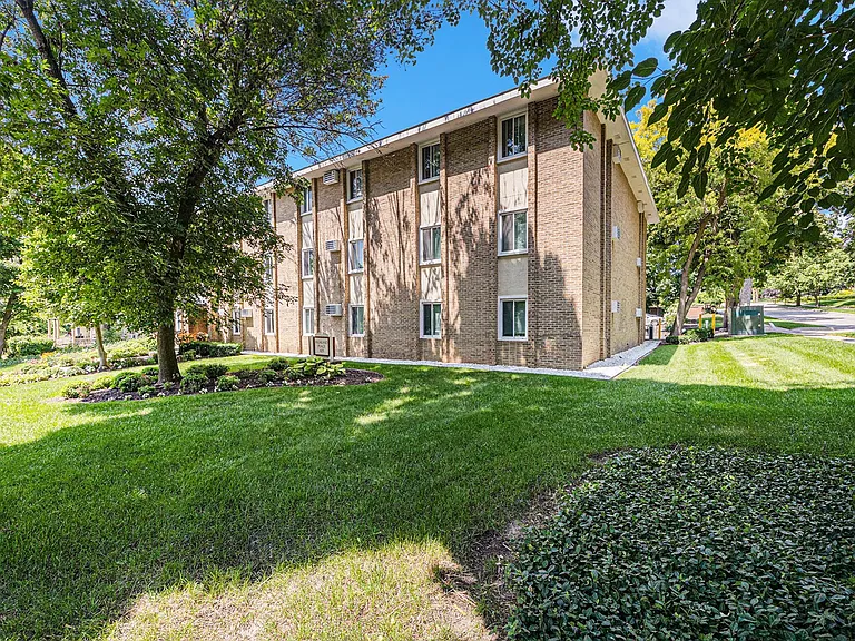 405 Washington St SE — Photo 16