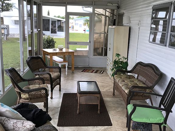 Screened In Porch (view 2)