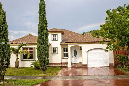 18211 SW 138th Ct Photo 1