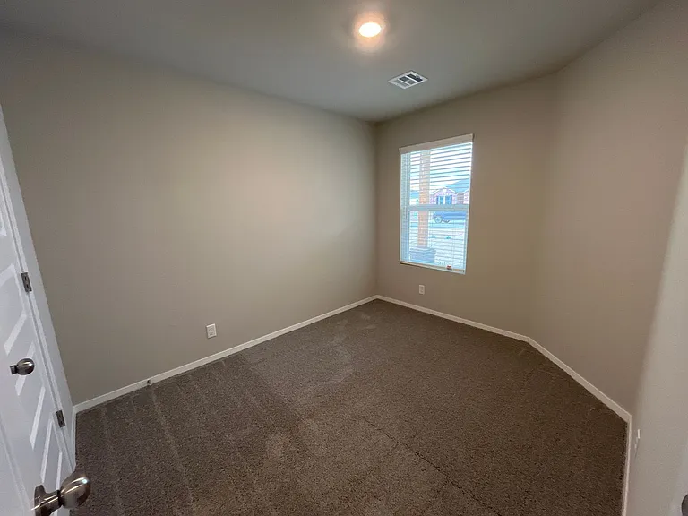 1106 W Odessa Rd — Photo 8