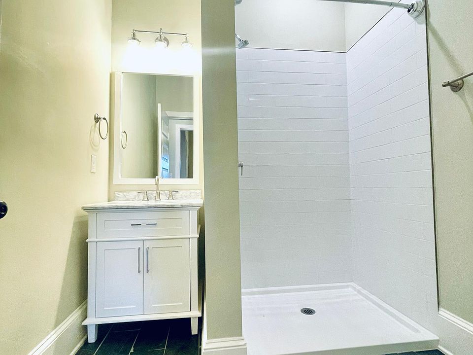 1st image of 125 S Main St #205