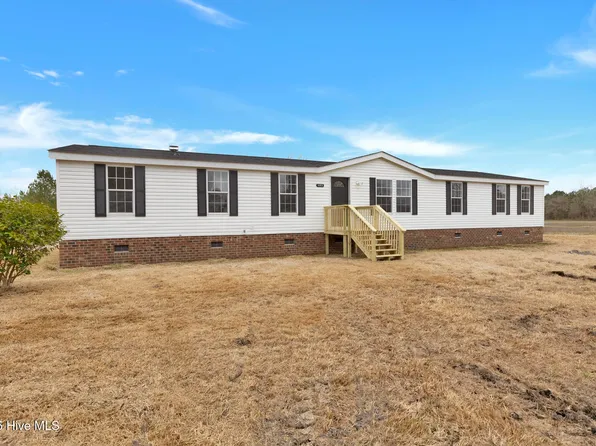 902 Deep Bottom Road, Wallace, NC 28466