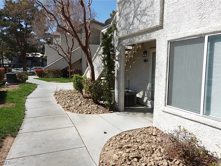 3131 Key Largo Dr #101 — Photo 43