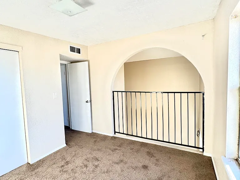 943 Montera Rd — Photo 9