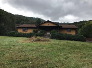 21 Deerpen Dr, Weaverville, NC 28787